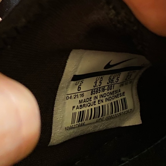 Nike Air Huarache Run Ultra SE Sneakers Sz 6 - Picture 11 of 12